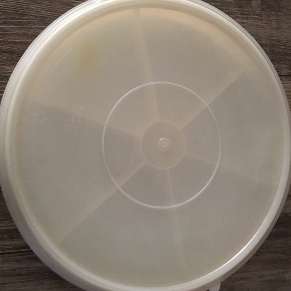 Large Party Tray: Vintage Tupperware - Picture 2 of 14